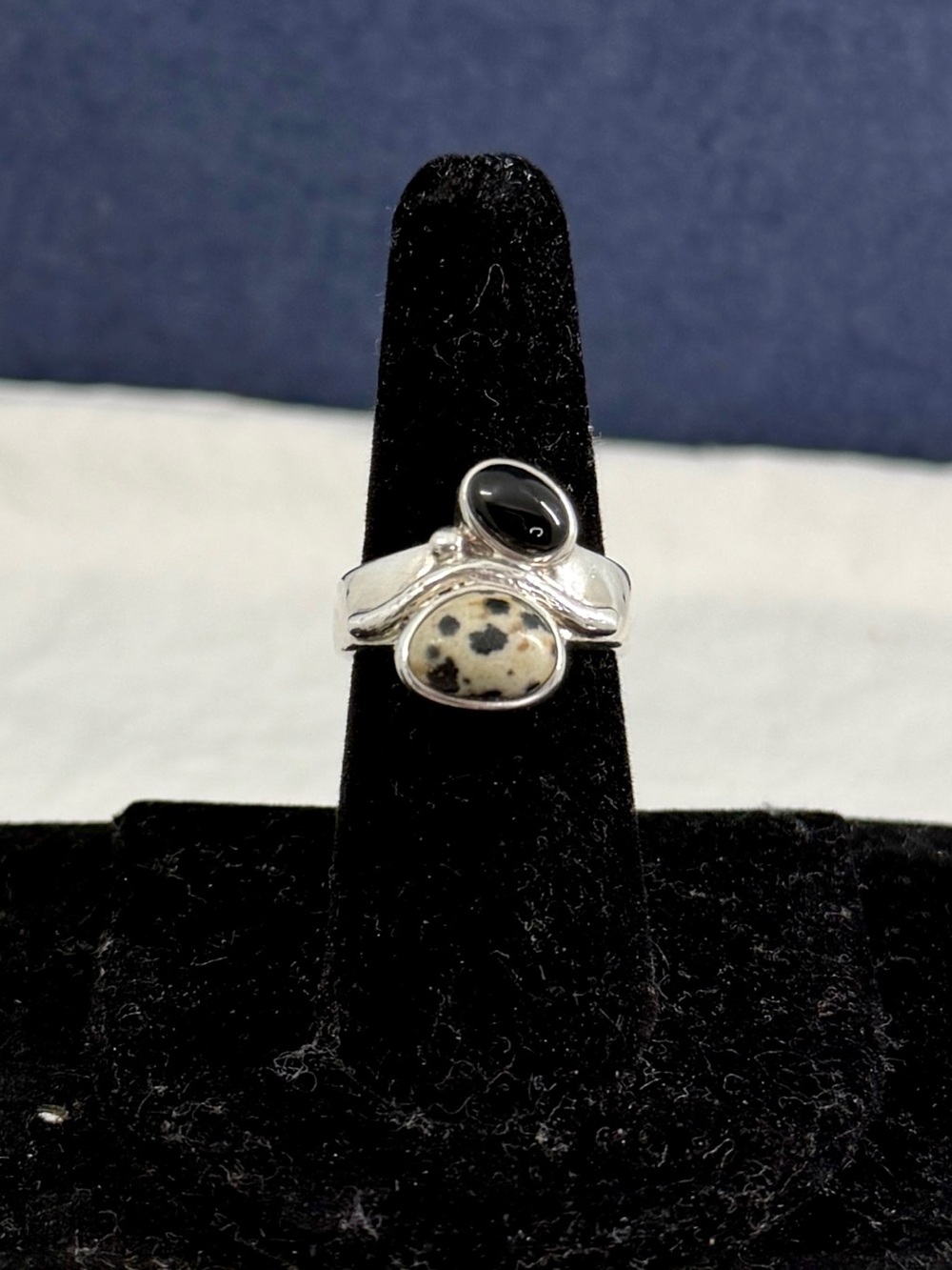 WHITNEY KELLY Sterling Silver Beige Dalmatian Jasper Black Onyx Ring; Size 6.75